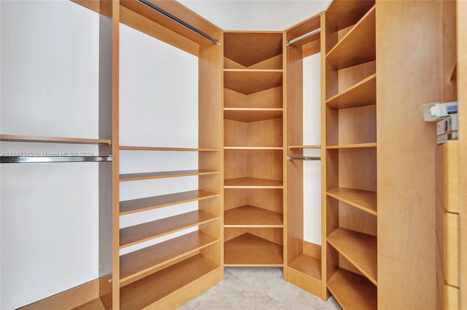 848 Brickell Key Dr 4003, Miami, Florida 33131, Miami, Florida 33131, 1 Bedroom Bedrooms, ,1 BathroomBathrooms,Residential,For Sale,848 Brickell Key Dr 4003, Miami, Florida 33131,A11647312