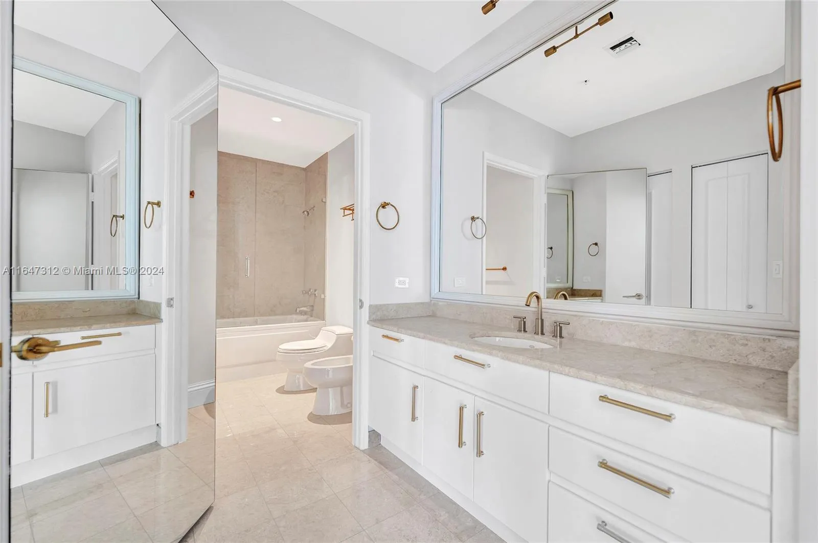 848 Brickell Key Dr 4003, Miami, Florida 33131, Miami, Florida 33131, 1 Bedroom Bedrooms, ,1 BathroomBathrooms,Residential,For Sale,848 Brickell Key Dr 4003, Miami, Florida 33131,A11647312