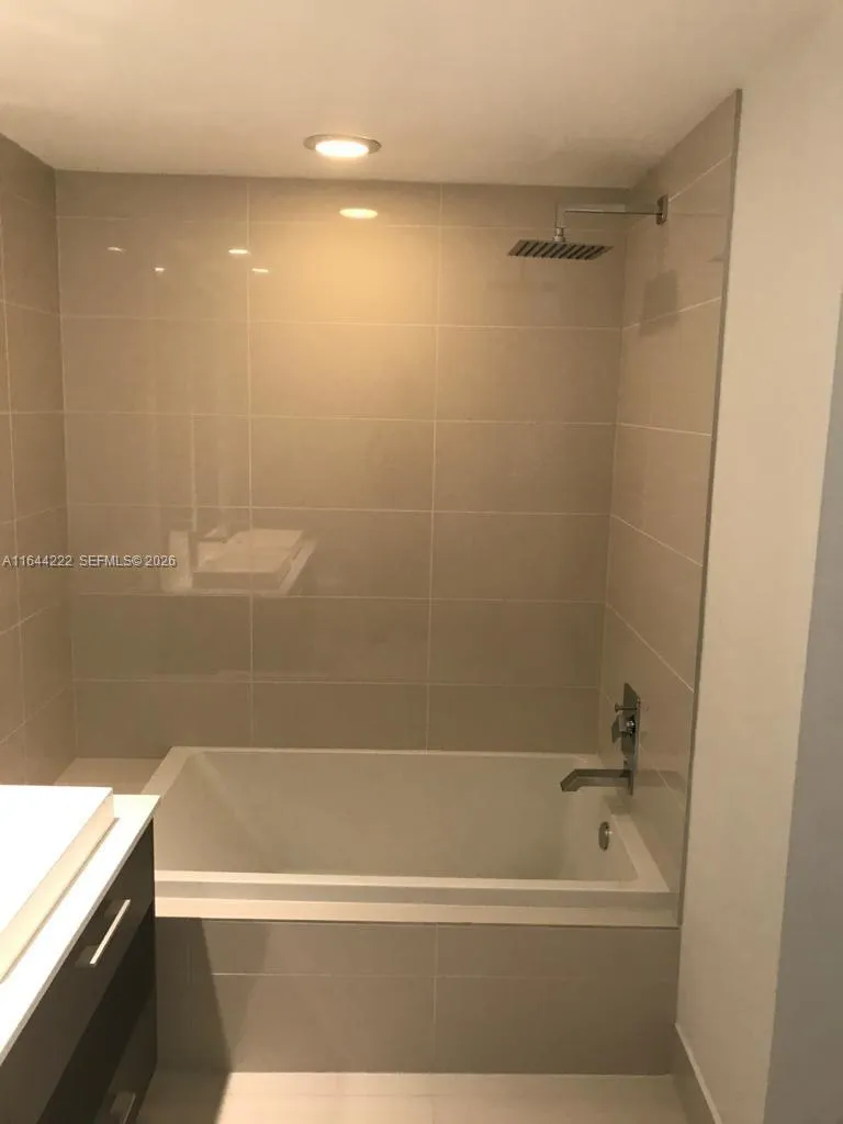 45 Sw 9th St 1005, Miami, Florida 33130, Miami, Florida 33130, 1 Bedroom Bedrooms, ,2 BathroomsBathrooms,Residential,For Sale,45 Sw 9th St 1005, Miami, Florida 33130,A11644222