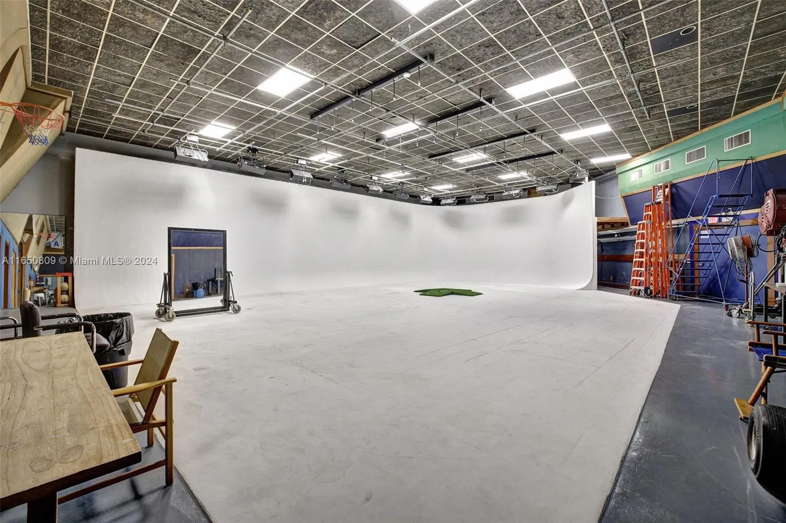 15221 Ne 21st Ave, North Miami Beach, Florida 3316, North Miami Beach, Florida 33162, ,Commercial Sale,For Sale,15221 Ne 21st Ave, North Miami Beach, Florida 3316,A11650809