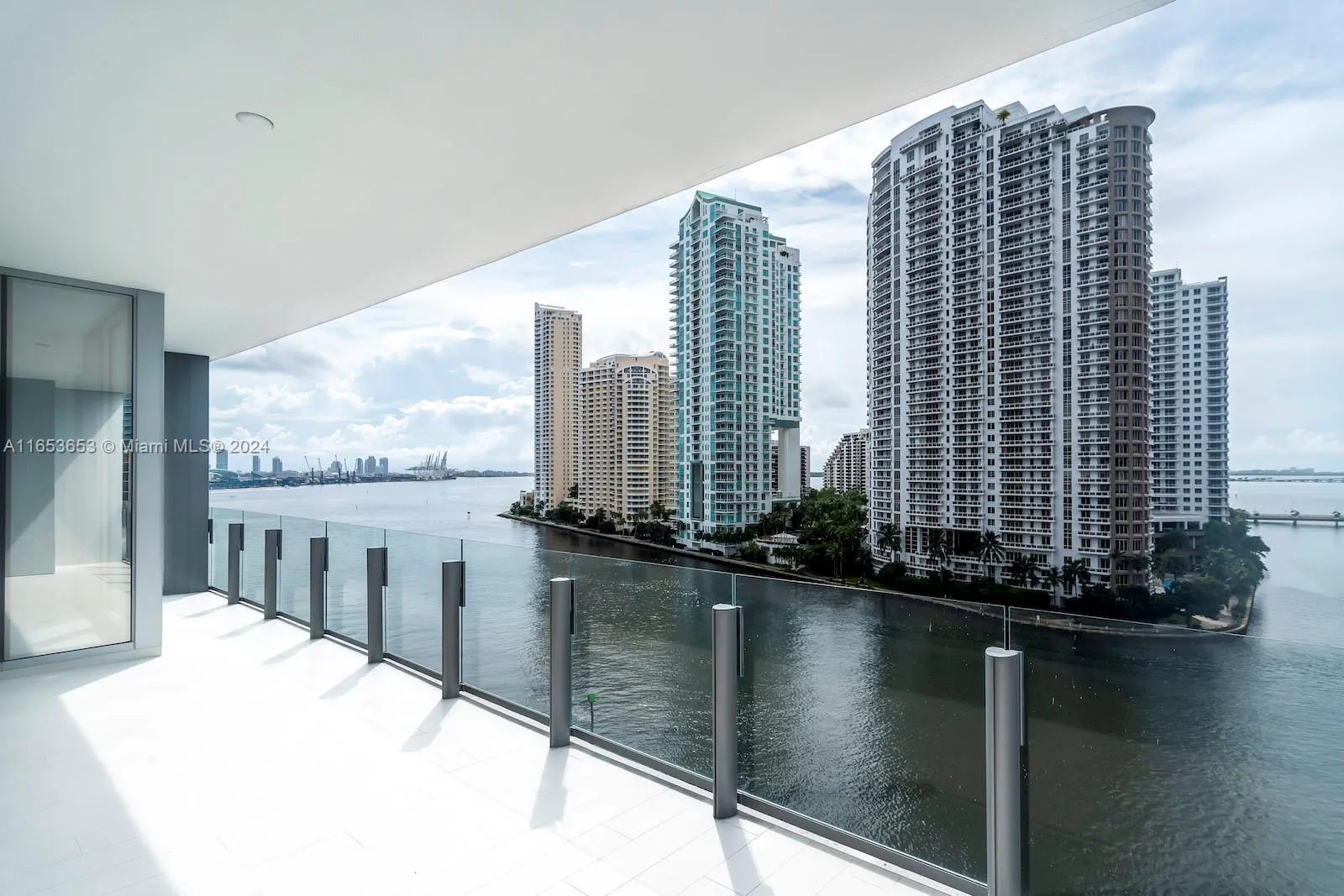 300 Biscayne Blvd Way 902, Miami, Florida 33132, Miami, Florida 33131, 2 Bedrooms Bedrooms, ,3 BathroomsBathrooms,Residential,For Sale,300 Biscayne Blvd Way 902, Miami, Florida 33132,A11653653