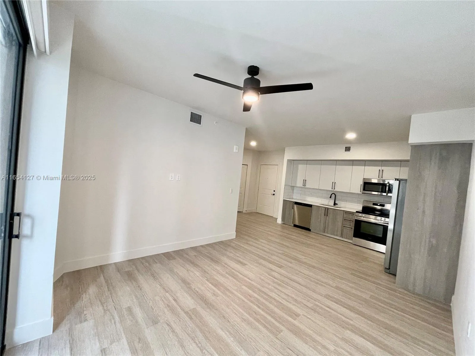 18412 Homestead Ave 227, Miami, Florida 33157, Miami, Florida 33157, 2 Bedrooms Bedrooms, ,2 BathroomsBathrooms,Residential Lease,For Rent,18412 Homestead Ave 227, Miami, Florida 33157,A11654127