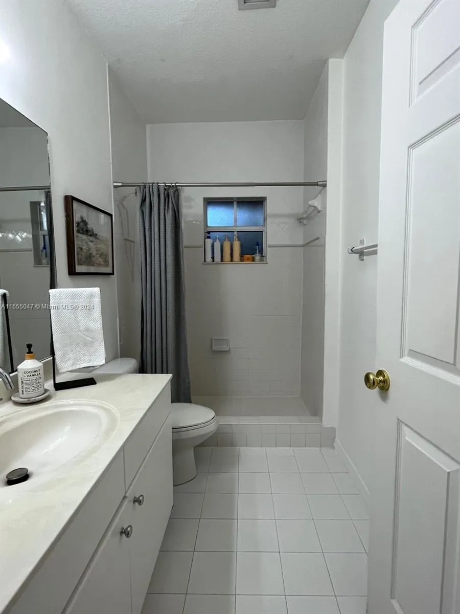 5600 Nw 114th Pl 105, Doral, Florida 33178, Doral, Florida 33178, 3 Bedrooms Bedrooms, ,2 BathroomsBathrooms,Residential,For Sale,5600 Nw 114th Pl 105, Doral, Florida 33178,A11655047