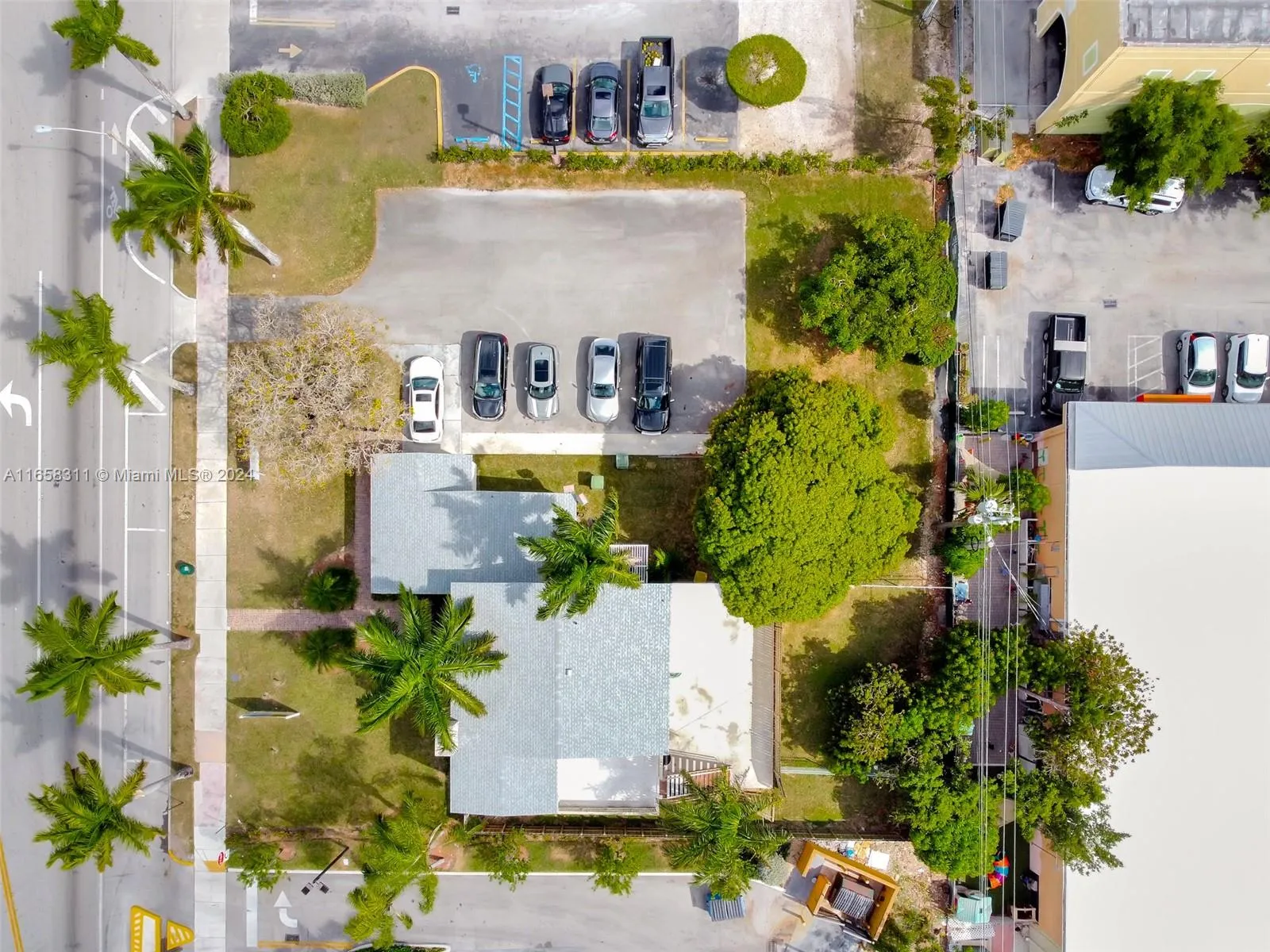 633 N Krome Ave, Homestead, Florida 33030, Homestead, Florida 33030, ,Commercial Sale,For Sale,633 N Krome Ave, Homestead, Florida 33030,A11658311
