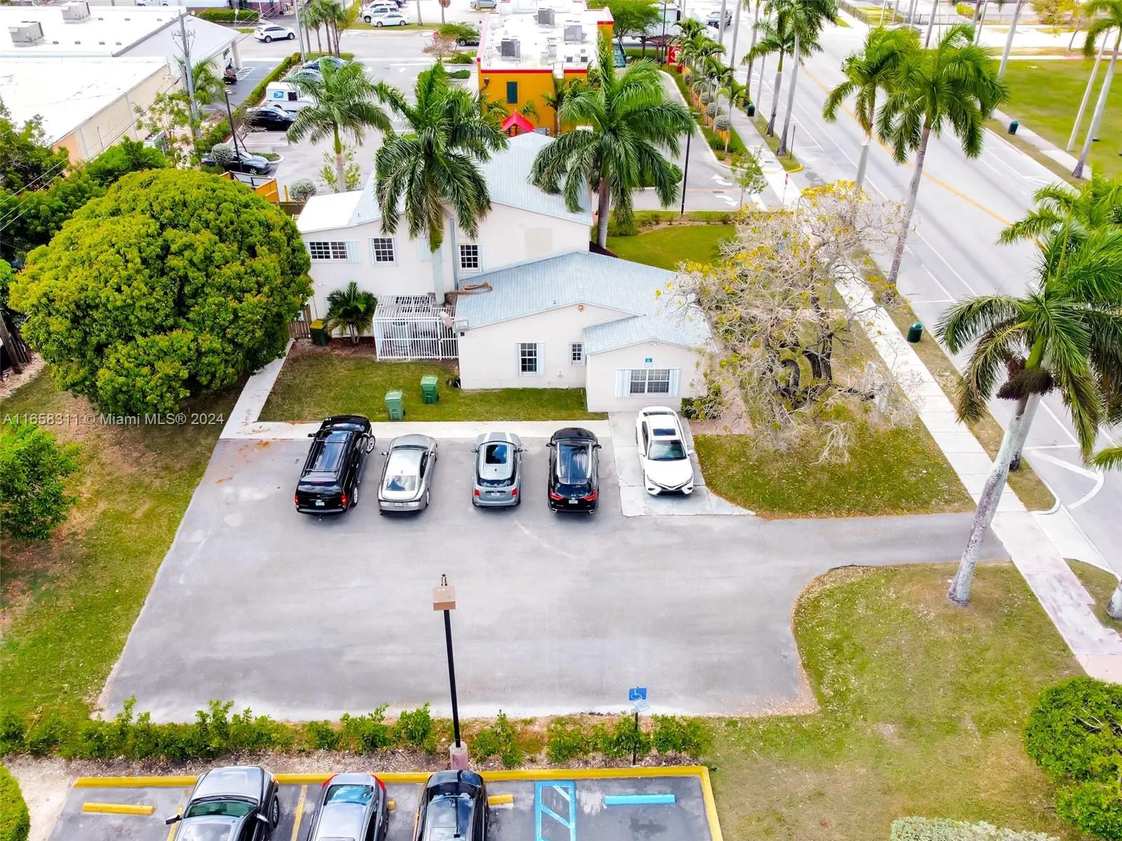 633 N Krome Ave, Homestead, Florida 33030, Homestead, Florida 33030, ,Commercial Sale,For Sale,633 N Krome Ave, Homestead, Florida 33030,A11658311