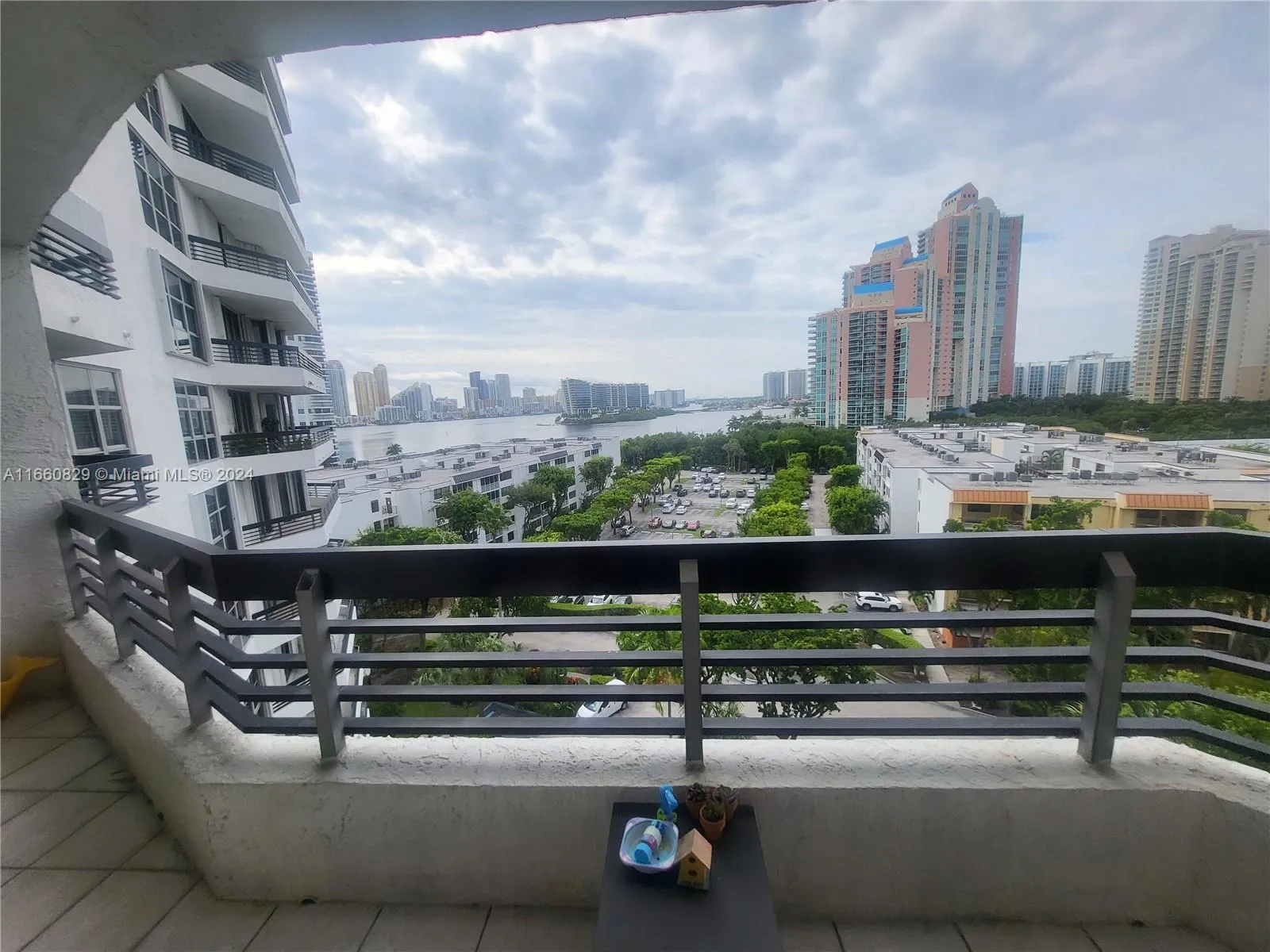3400 Ne 192nd St 903, Aventura, Florida 33180, Aventura, Florida 33180, 2 Bedrooms Bedrooms, ,2 BathroomsBathrooms,Residential,For Sale,3400 Ne 192nd St 903, Aventura, Florida 33180,A11660829