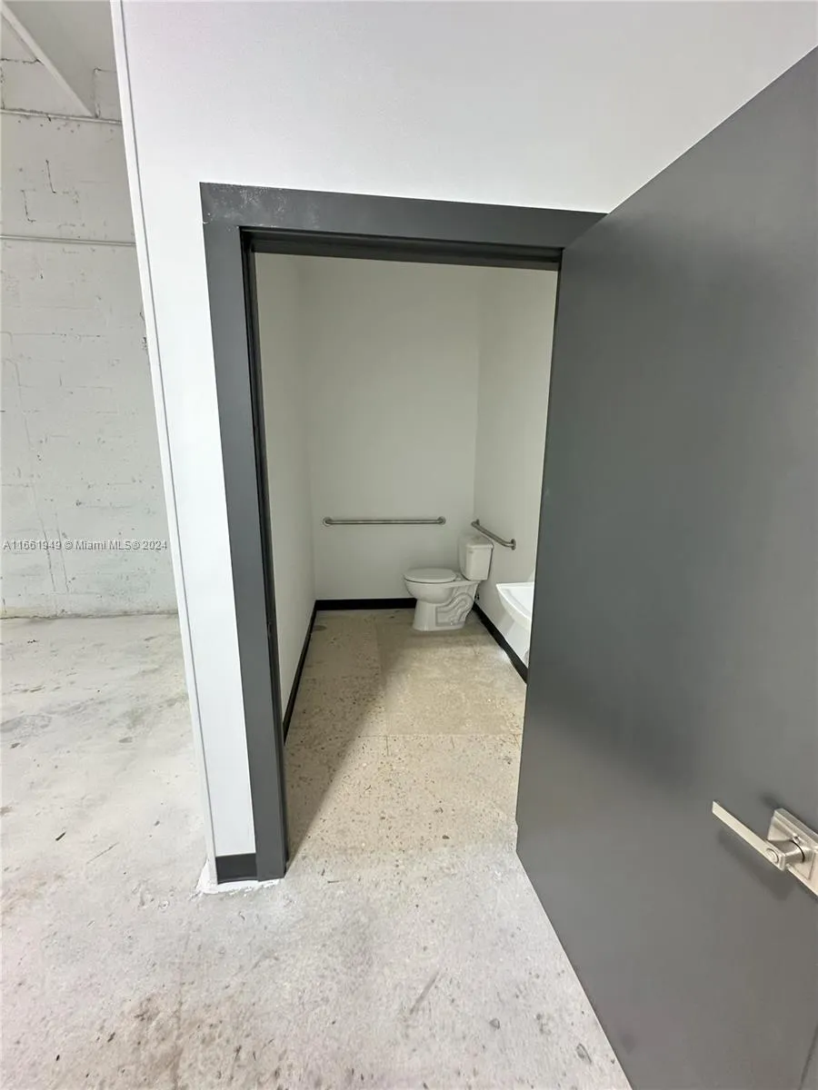 1724 Nw 22nd St, Miami, Florida 33142, Miami, Florida 33142, ,Commercial Lease,For Rent,1724 Nw 22nd St, Miami, Florida 33142,A11661949