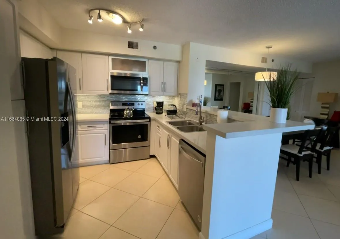 19601 E Country Club Dr 7501, Aventura, Florida 33, Aventura, Florida 33180, 2 Bedrooms Bedrooms, ,2 BathroomsBathrooms,Residential Lease,For Rent,19601 E Country Club Dr 7501, Aventura, Florida 33,A11664865