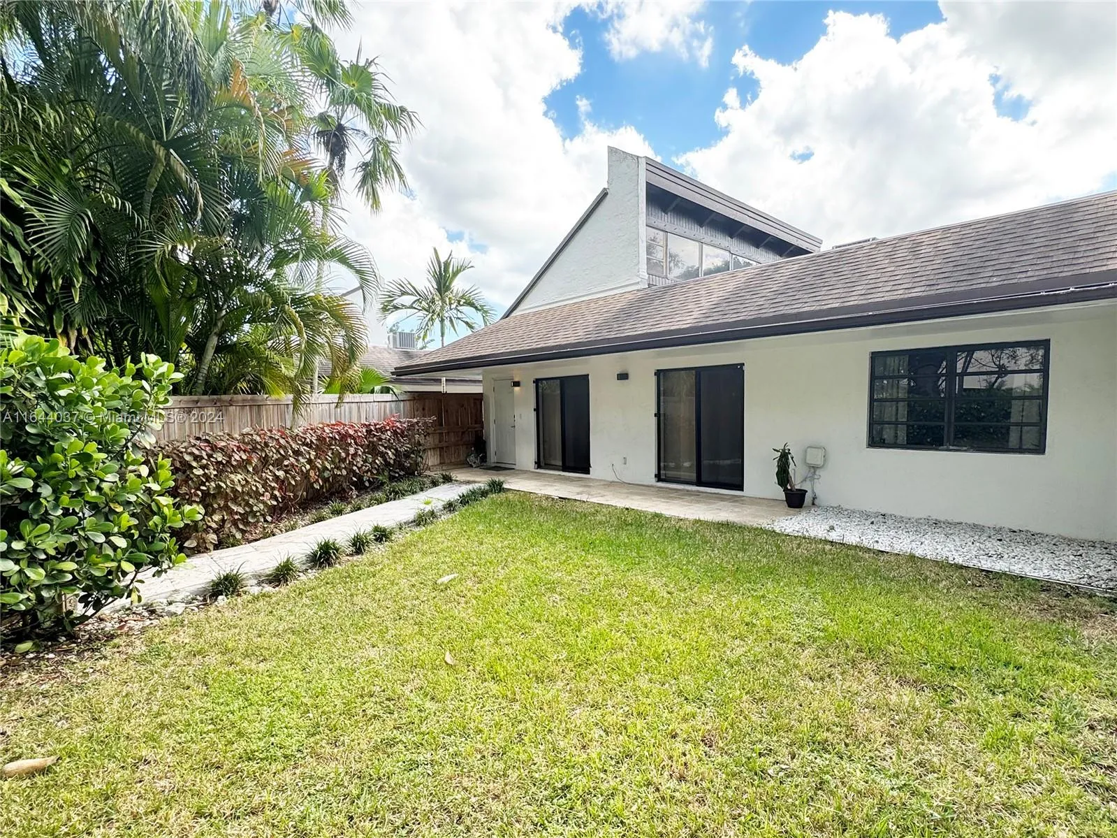 7788 Sw 99th St 2, Miami, Florida 33156, Miami, Florida 33156, 2 Bedrooms Bedrooms, ,2 BathroomsBathrooms,Residential Lease,For Rent,7788 Sw 99th St 2, Miami, Florida 33156,A11644037