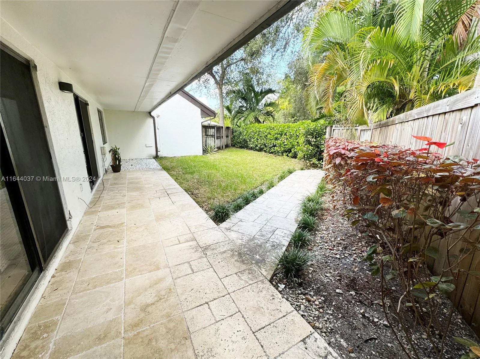 7788 Sw 99th St 2, Miami, Florida 33156, Miami, Florida 33156, 2 Bedrooms Bedrooms, ,2 BathroomsBathrooms,Residential Lease,For Rent,7788 Sw 99th St 2, Miami, Florida 33156,A11644037