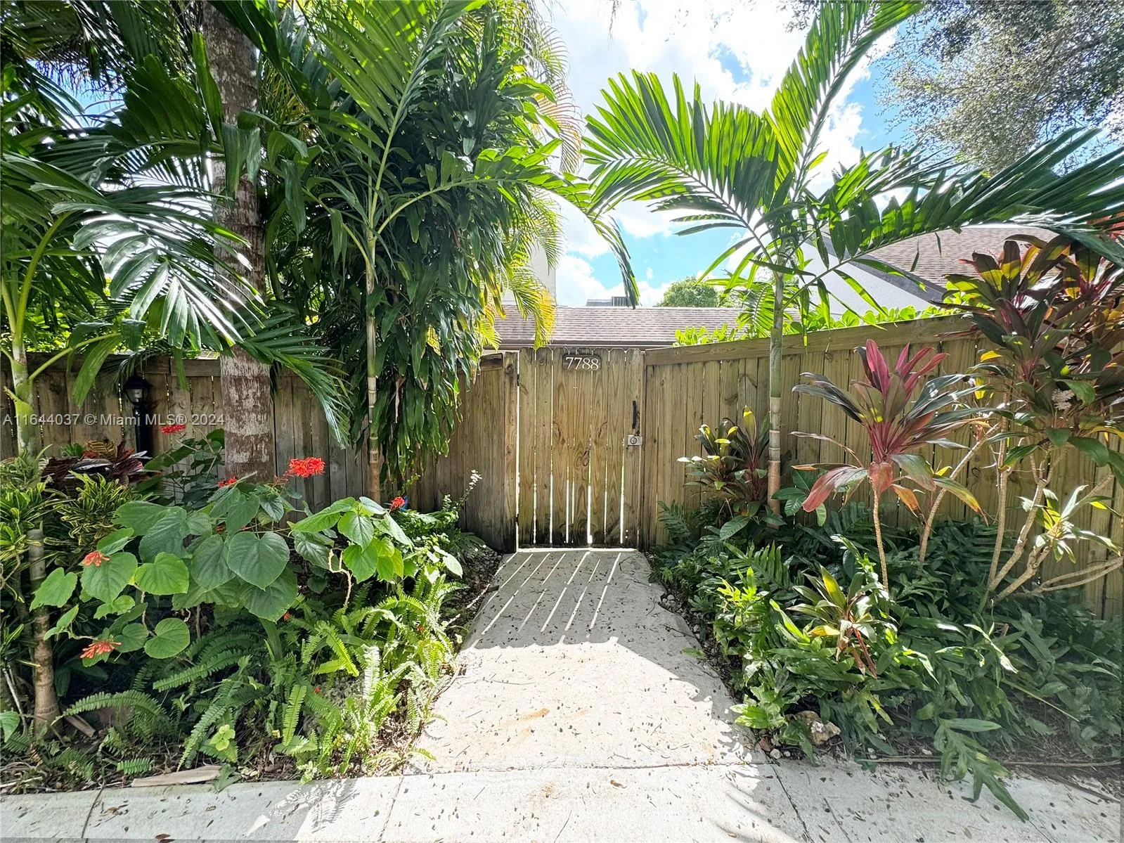 7788 Sw 99th St 2, Miami, Florida 33156, Miami, Florida 33156, 2 Bedrooms Bedrooms, ,2 BathroomsBathrooms,Residential Lease,For Rent,7788 Sw 99th St 2, Miami, Florida 33156,A11644037