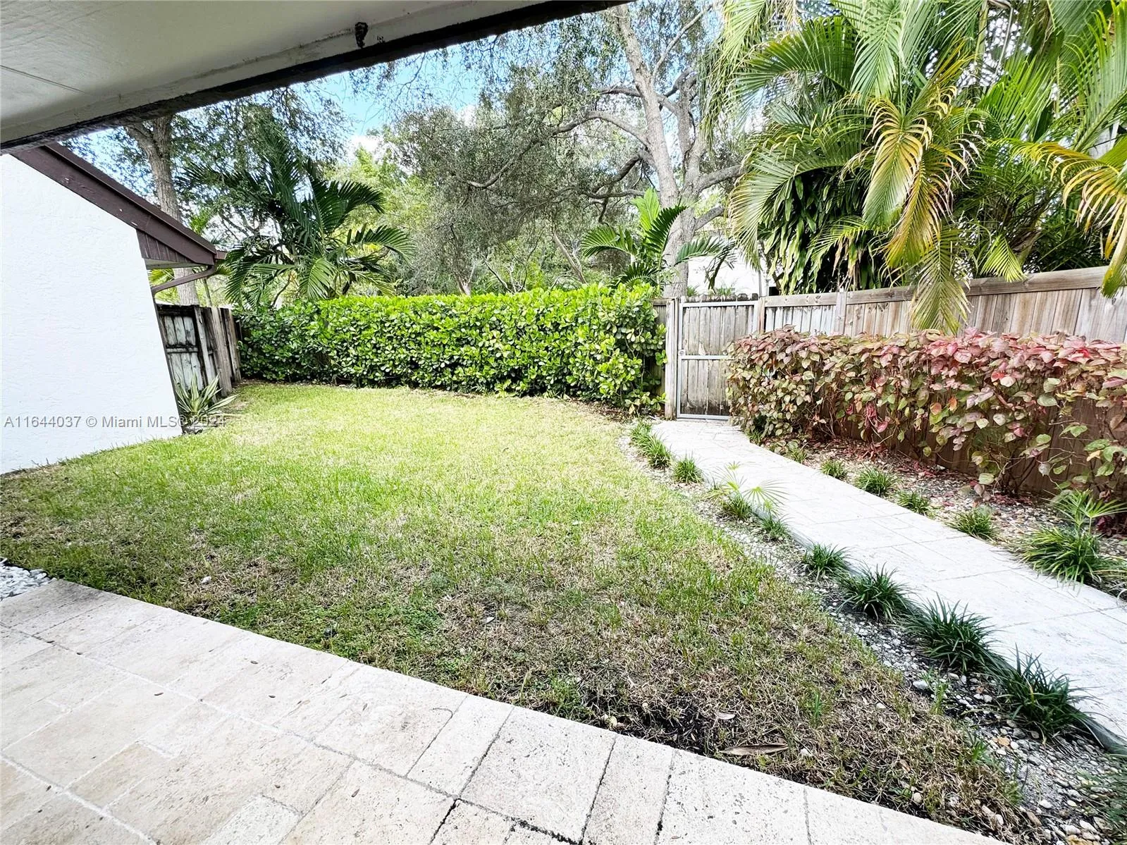 7788 Sw 99th St 2, Miami, Florida 33156, Miami, Florida 33156, 2 Bedrooms Bedrooms, ,2 BathroomsBathrooms,Residential Lease,For Rent,7788 Sw 99th St 2, Miami, Florida 33156,A11644037