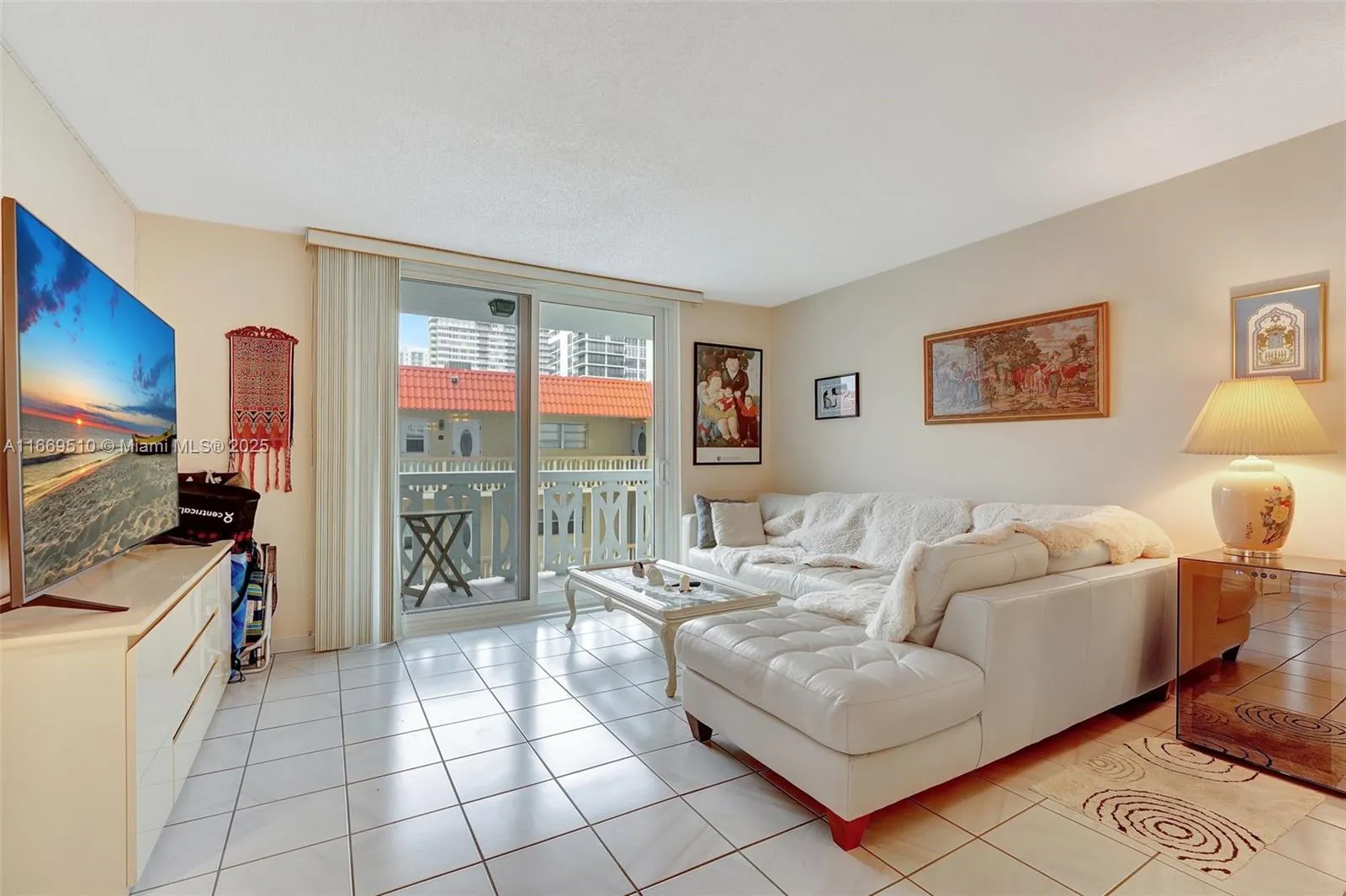 3113 S Ocean Dr 402, Hallandale Beach, Florida 330, Hallandale Beach, Florida 33009, 2 Bedrooms Bedrooms, ,2 BathroomsBathrooms,Residential Lease,For Rent,3113 S Ocean Dr 402, Hallandale Beach, Florida 330,A11669510