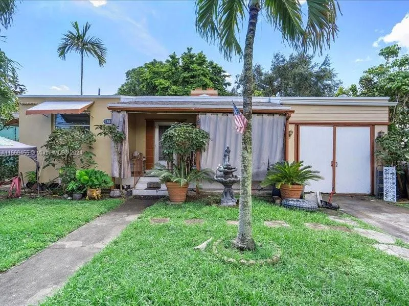 1810 Nw 16th Ter, Miami, Florida 33125, Miami, Florida 33125, 2 Bedrooms Bedrooms, ,1 BathroomBathrooms,Residential,For Sale,1810 Nw 16th Ter, Miami, Florida 33125,A11668455