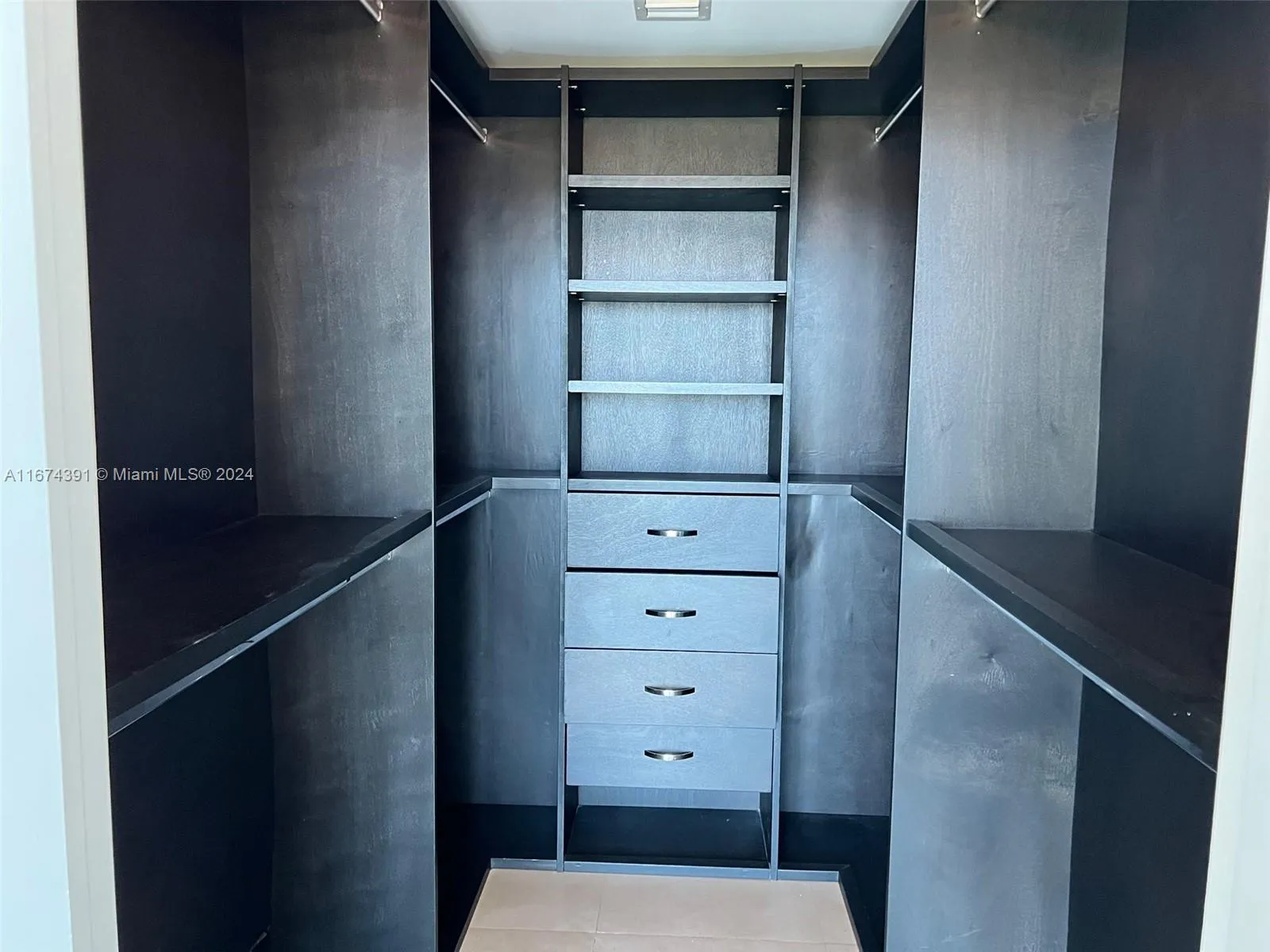 888 Biscayne Blvd 1811, Miami, Florida 33132, Miami, Florida 33132, 1 Bedroom Bedrooms, ,1 BathroomBathrooms,Residential,For Sale,888 Biscayne Blvd 1811, Miami, Florida 33132,A11674391