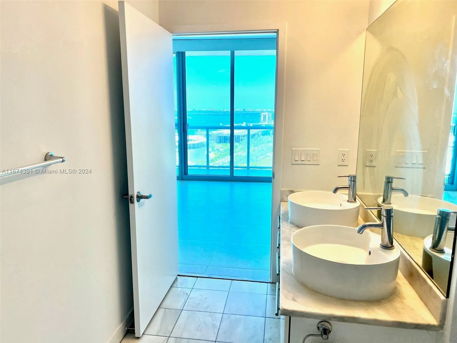 888 Biscayne Blvd 1811, Miami, Florida 33132, Miami, Florida 33132, 1 Bedroom Bedrooms, ,1 BathroomBathrooms,Residential,For Sale,888 Biscayne Blvd 1811, Miami, Florida 33132,A11674391