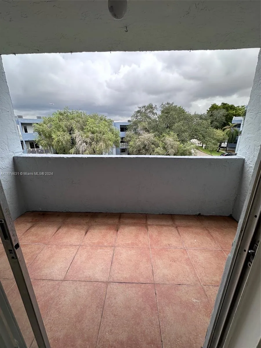 9355 Fontainebleau Blvd C223, Miami, Florida 33172, Miami, Florida 33172, 3 Bedrooms Bedrooms, ,3 BathroomsBathrooms,Residential Lease,For Rent,9355 Fontainebleau Blvd C223, Miami, Florida 33172,A11674631