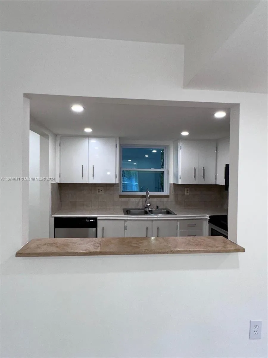 9355 Fontainebleau Blvd C223, Miami, Florida 33172, Miami, Florida 33172, 3 Bedrooms Bedrooms, ,3 BathroomsBathrooms,Residential Lease,For Rent,9355 Fontainebleau Blvd C223, Miami, Florida 33172,A11674631
