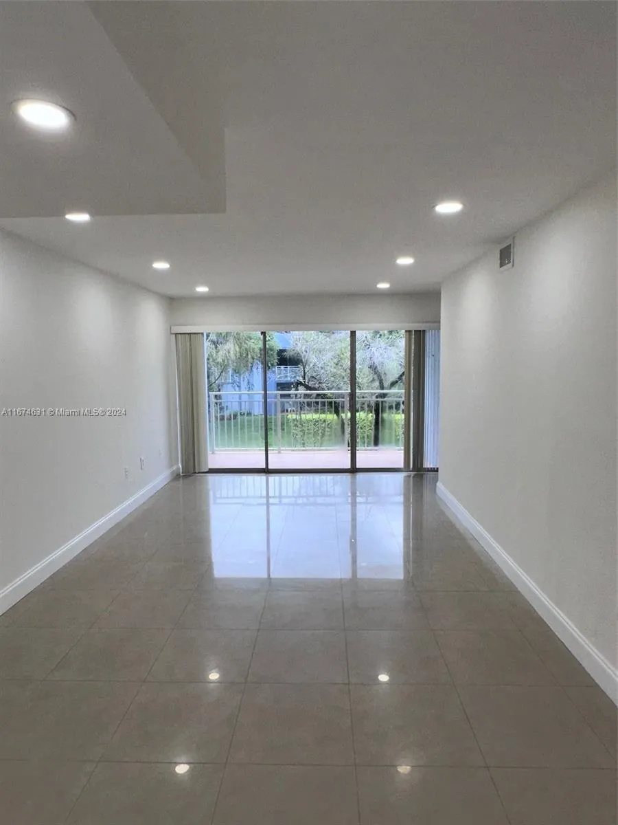 9355 Fontainebleau Blvd C223, Miami, Florida 33172, Miami, Florida 33172, 3 Bedrooms Bedrooms, ,3 BathroomsBathrooms,Residential Lease,For Rent,9355 Fontainebleau Blvd C223, Miami, Florida 33172,A11674631