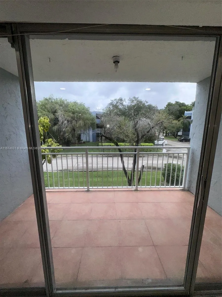9355 Fontainebleau Blvd C223, Miami, Florida 33172, Miami, Florida 33172, 3 Bedrooms Bedrooms, ,3 BathroomsBathrooms,Residential Lease,For Rent,9355 Fontainebleau Blvd C223, Miami, Florida 33172,A11674631