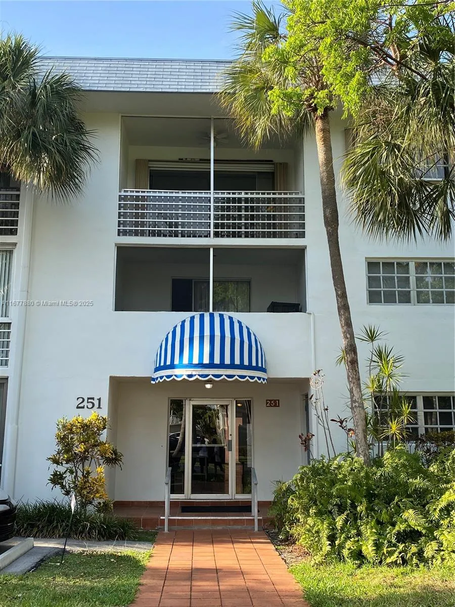251 Galen Dr 204e, Key Biscayne, Florida 33149, Key Biscayne, Florida 33149, 2 Bedrooms Bedrooms, ,2 BathroomsBathrooms,Residential,For Sale,251 Galen Dr 204e, Key Biscayne, Florida 33149,A11677880