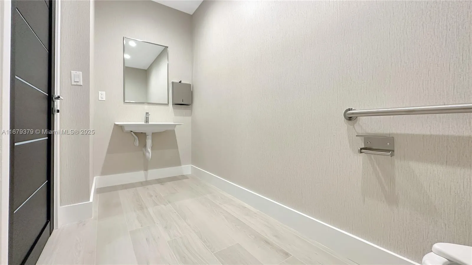 6700 Ne 2nd Ct 4, Miami, Florida 33138, Miami, Florida 33138, ,Commercial Lease,For Rent,6700 Ne 2nd Ct 4, Miami, Florida 33138,A11679379