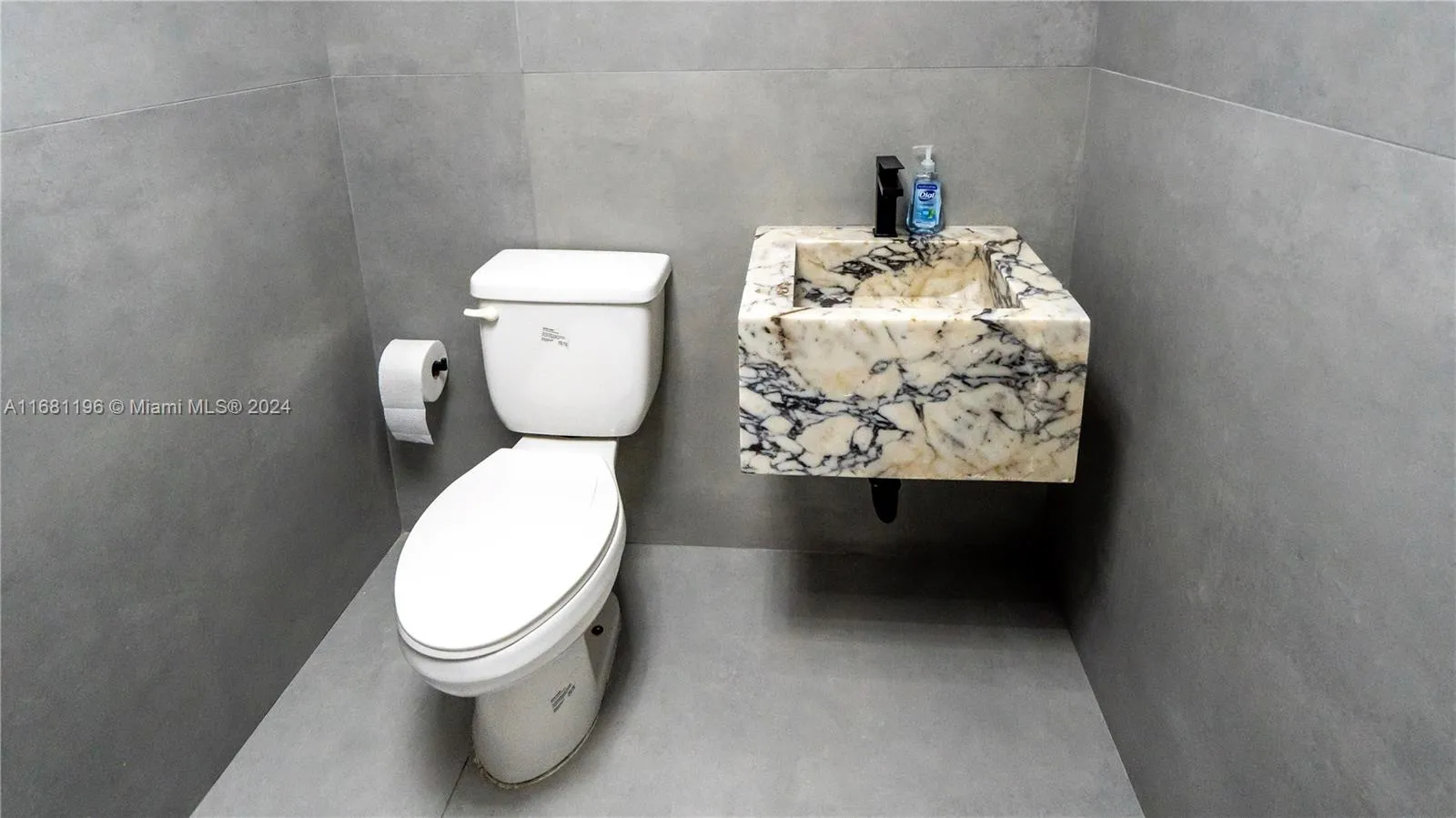 17 S Federal Hwy, Dania Beach, Florida 33004, Dania Beach, Florida 33004, ,Commercial Lease,For Rent,17 S Federal Hwy, Dania Beach, Florida 33004,A11681196