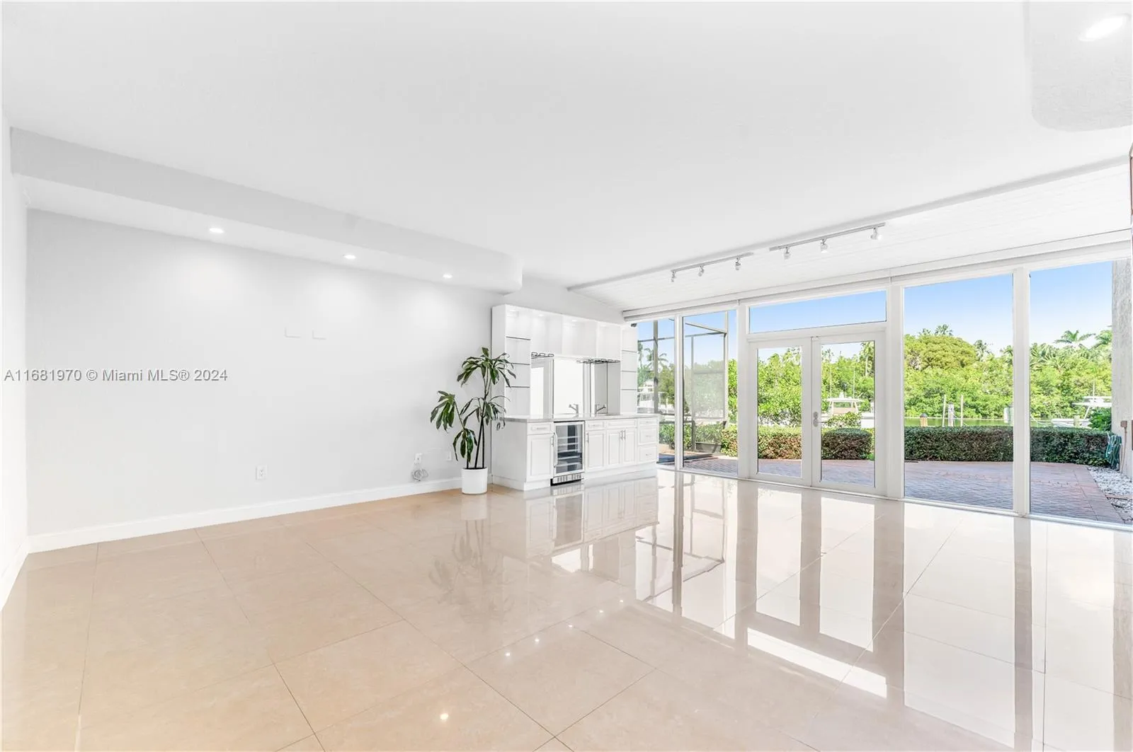 5990 Paradise Point Dr 5990, Palmetto Bay, Florida, Palmetto Bay, Florida 33157, 4 Bedrooms Bedrooms, ,3 BathroomsBathrooms,Residential,For Sale,5990 Paradise Point Dr 5990, Palmetto Bay, Florida,A11681970