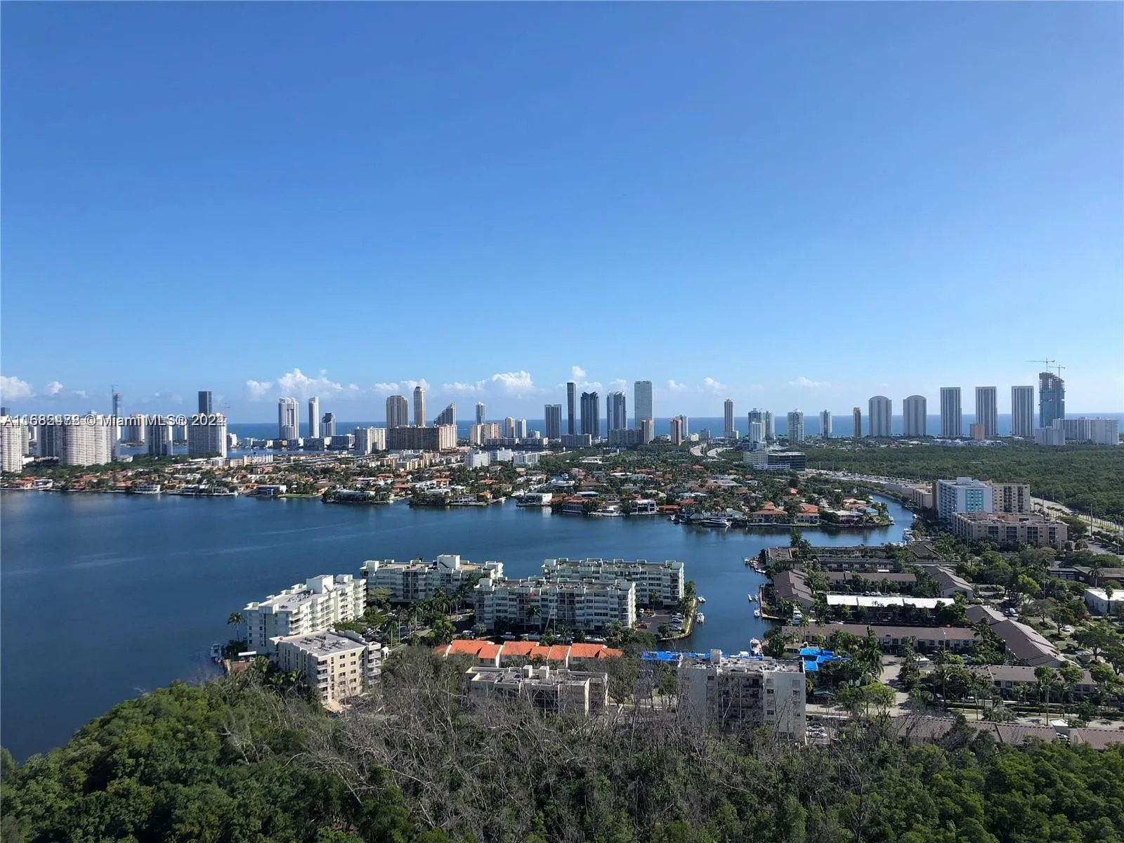 16385 Biscayne Blvd 2020, North Miami Beach, Flori, North Miami Beach, Florida 33160, 1 Bedroom Bedrooms, ,2 BathroomsBathrooms,Residential,For Sale,16385 Biscayne Blvd 2020, North Miami Beach, Flori,A11682478