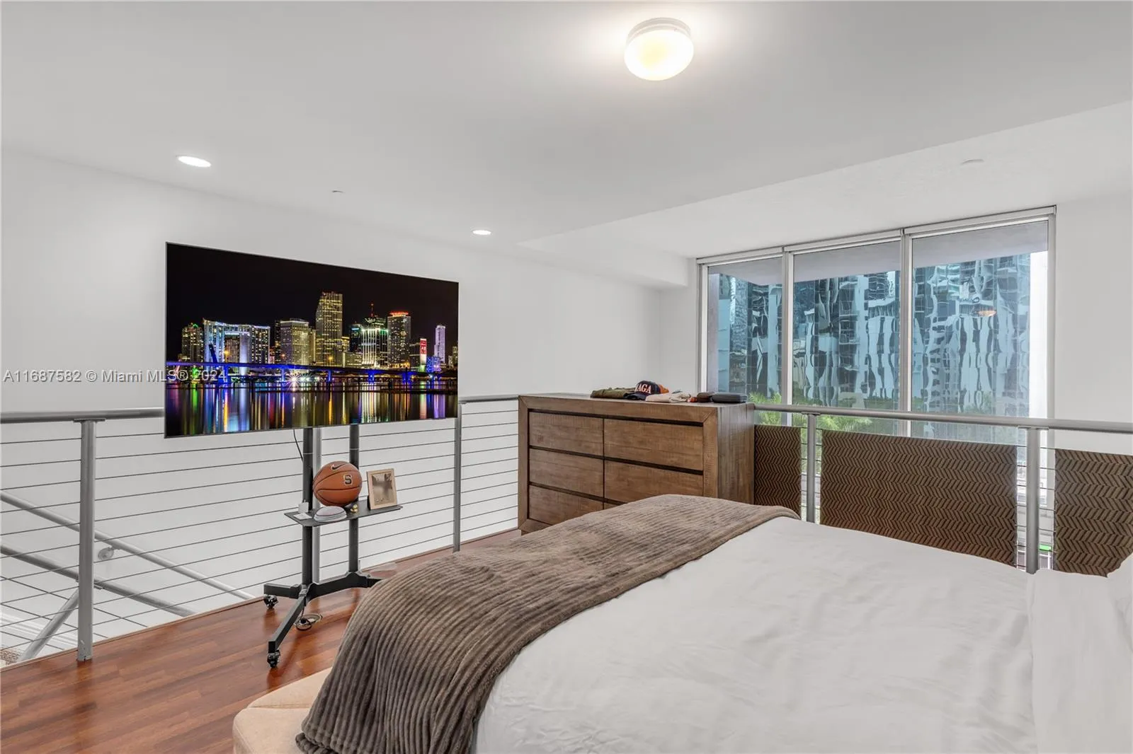 1060 Brickell Ave 409, Miami, Florida 33131, Miami, Florida 33131, 1 Bedroom Bedrooms, ,1 BathroomBathrooms,Residential,For Sale,1060 Brickell Ave 409, Miami, Florida 33131,A11687582