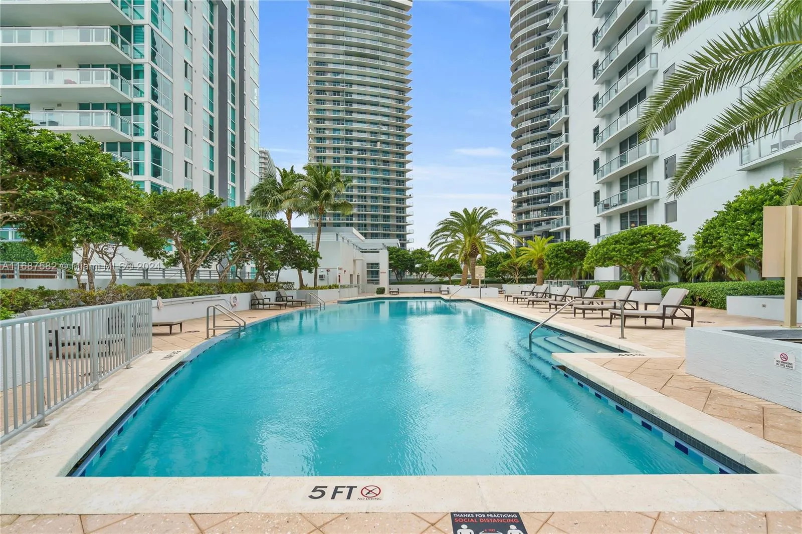 1060 Brickell Ave 409, Miami, Florida 33131, Miami, Florida 33131, 1 Bedroom Bedrooms, ,1 BathroomBathrooms,Residential,For Sale,1060 Brickell Ave 409, Miami, Florida 33131,A11687582