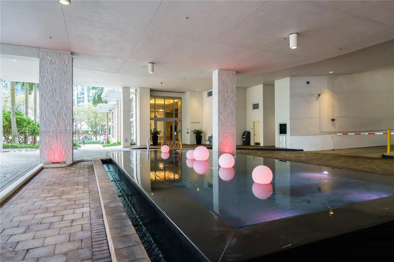 1060 Brickell Ave 409, Miami, Florida 33131, Miami, Florida 33131, 1 Bedroom Bedrooms, ,1 BathroomBathrooms,Residential,For Sale,1060 Brickell Ave 409, Miami, Florida 33131,A11687582