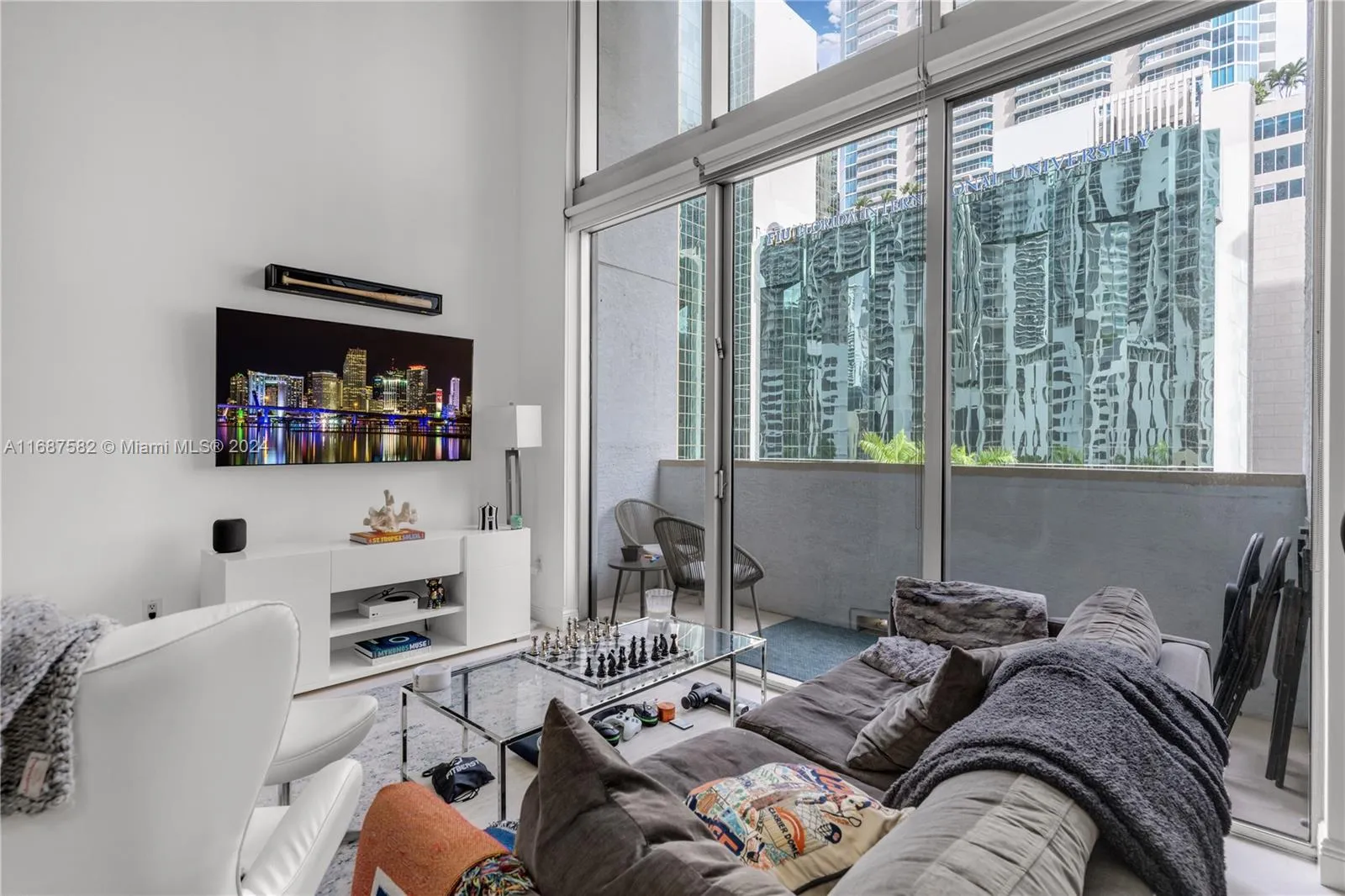 1060 Brickell Ave 409, Miami, Florida 33131, Miami, Florida 33131, 1 Bedroom Bedrooms, ,1 BathroomBathrooms,Residential,For Sale,1060 Brickell Ave 409, Miami, Florida 33131,A11687582