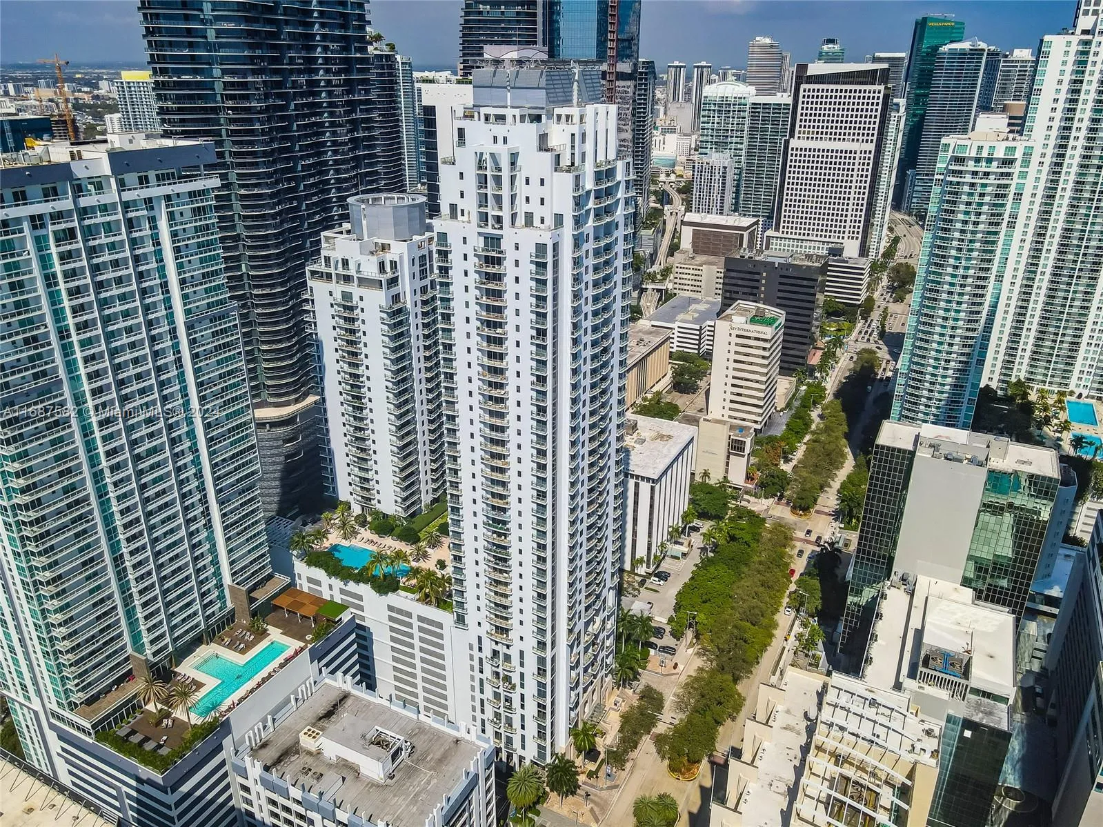 1060 Brickell Ave 409, Miami, Florida 33131, Miami, Florida 33131, 1 Bedroom Bedrooms, ,1 BathroomBathrooms,Residential,For Sale,1060 Brickell Ave 409, Miami, Florida 33131,A11687582