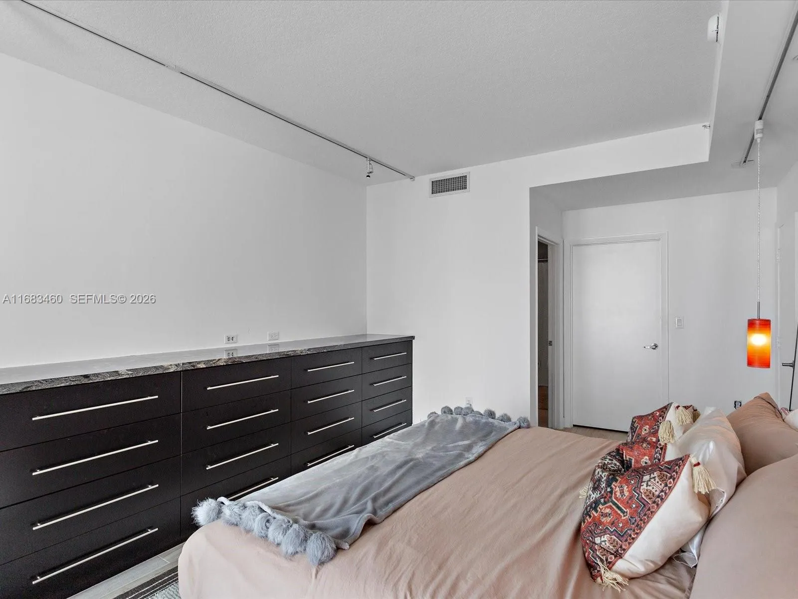 1900 N Bayshore Dr 1704, Miami, Florida 33132, Miami, Florida 33132, 2 Bedrooms Bedrooms, ,2 BathroomsBathrooms,Residential,For Sale,1900 N Bayshore Dr 1704, Miami, Florida 33132,A11683460