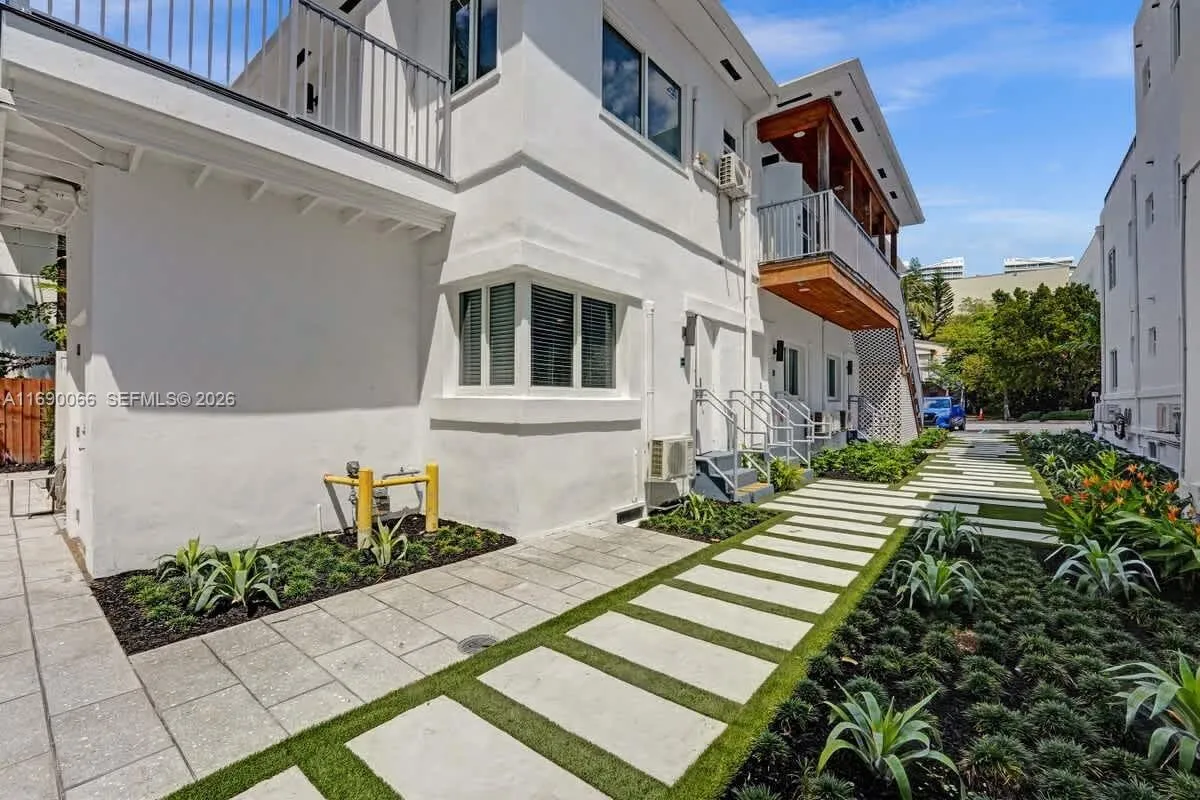 3020 + 3024 Seville St, Fort Lauderdale, Florida 3, Fort Lauderdale, Florida 33304, ,Commercial Sale,For Sale,3020 + 3024 Seville St, Fort Lauderdale, Florida 3,A11690066