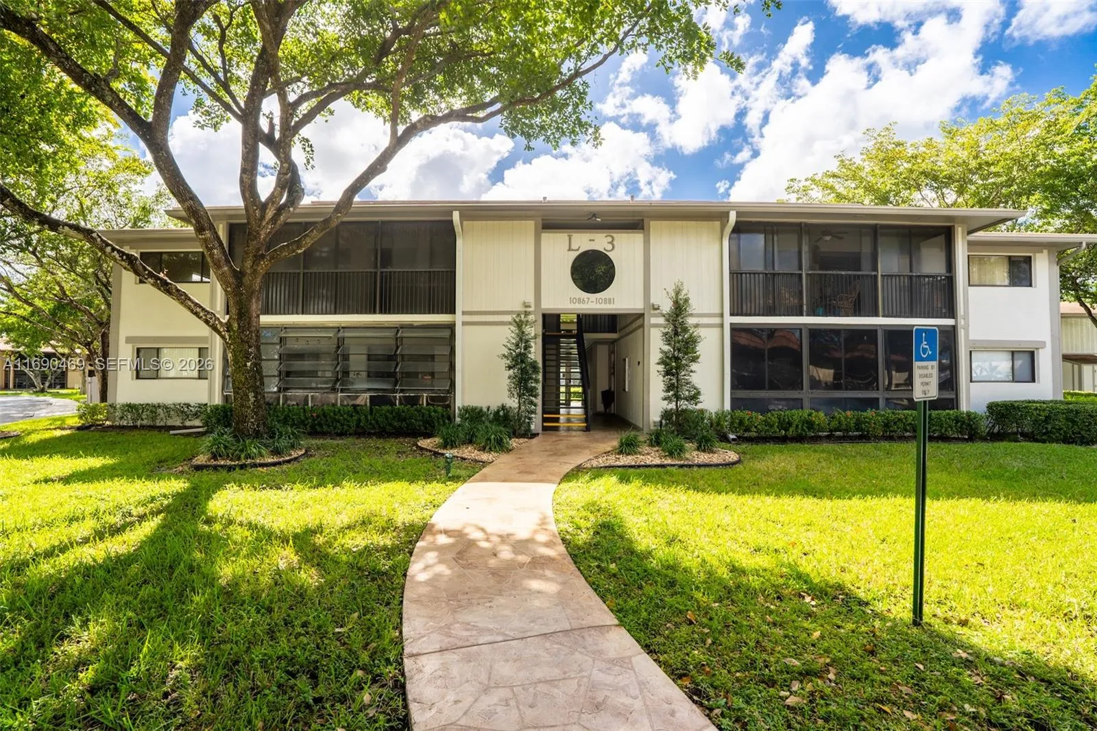 10869 W Clairmont Cir 209, Tamarac, Florida 33321, Tamarac, Florida 33321, 2 Bedrooms Bedrooms, ,2 BathroomsBathrooms,Residential,For Sale,10869 W Clairmont Cir 209, Tamarac, Florida 33321,A11690469
