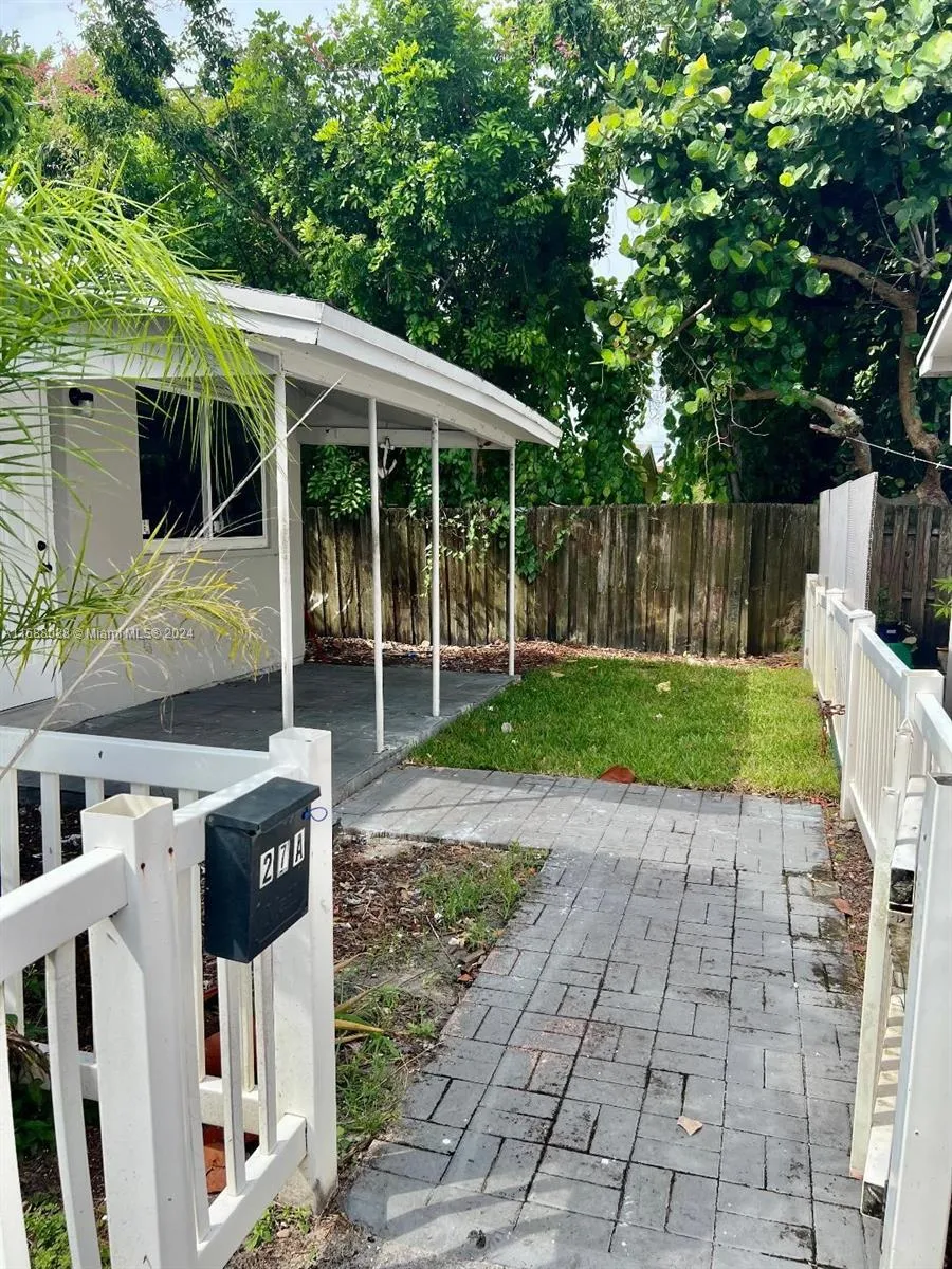 2419 Lincoln St 23b, Hollywood, Florida 33020, Hollywood, Florida 33020, 1 Bedroom Bedrooms, ,1 BathroomBathrooms,Residential Lease,For Rent,2419 Lincoln St 23b, Hollywood, Florida 33020,A11688088