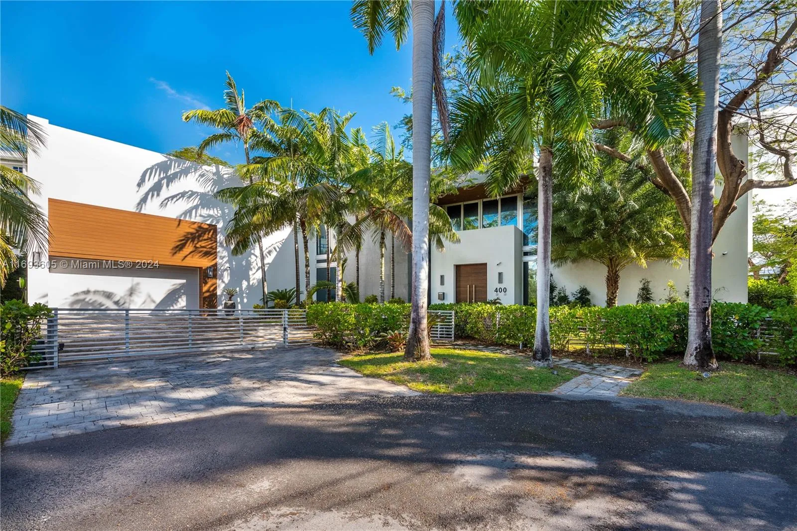 400 Tamarind Dr, Hallandale Beach, Florida 33009, Hallandale Beach, Florida 33009, 6 Bedrooms Bedrooms, ,6 BathroomsBathrooms,Residential,For Sale,400 Tamarind Dr, Hallandale Beach, Florida 33009,A11693605