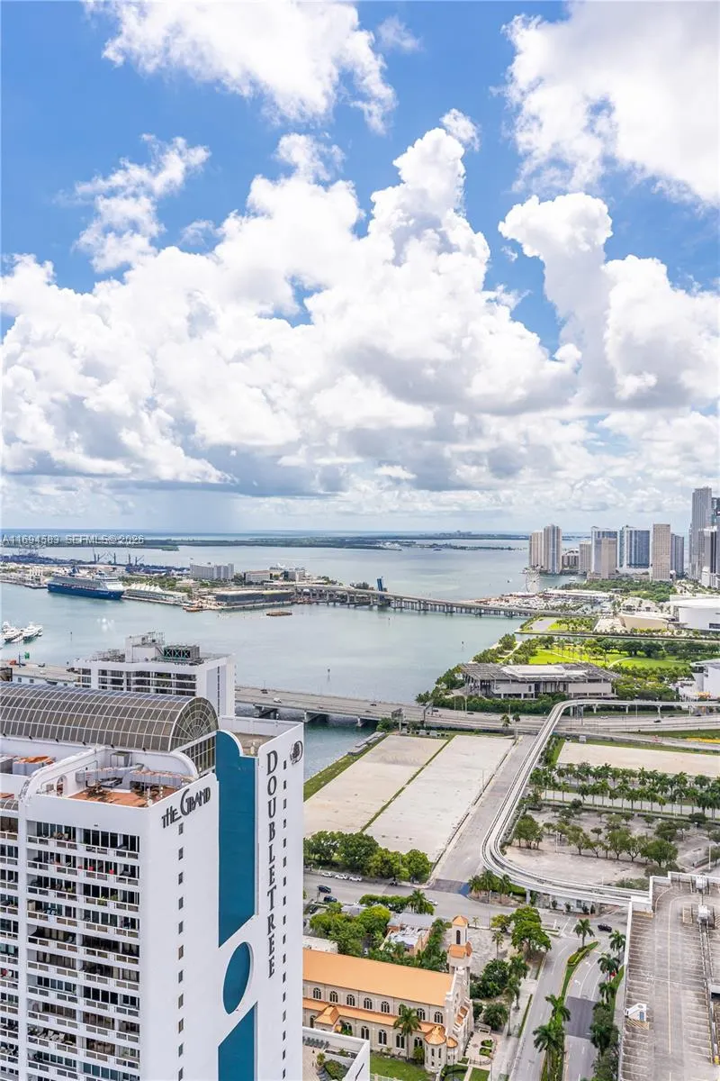 1750 N Bayshore Dr 5014, Miami, Florida 33132, Miami, Florida 33132, 2 Bedrooms Bedrooms, ,2 BathroomsBathrooms,Residential Lease,For Rent,1750 N Bayshore Dr 5014, Miami, Florida 33132,A11694583