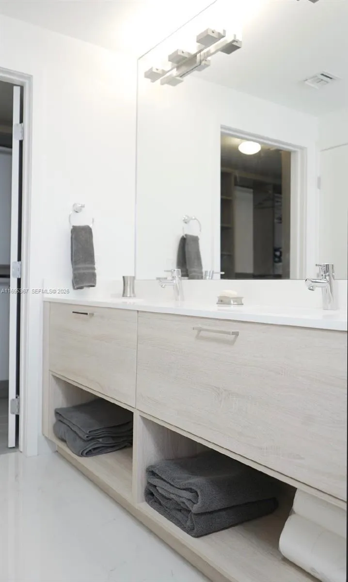 16385 Biscayne Blvd 1615, North Miami Beach, Flori, North Miami Beach, Florida 33160, 3 Bedrooms Bedrooms, ,3 BathroomsBathrooms,Residential,For Sale,16385 Biscayne Blvd 1615, North Miami Beach, Flori,A11695367