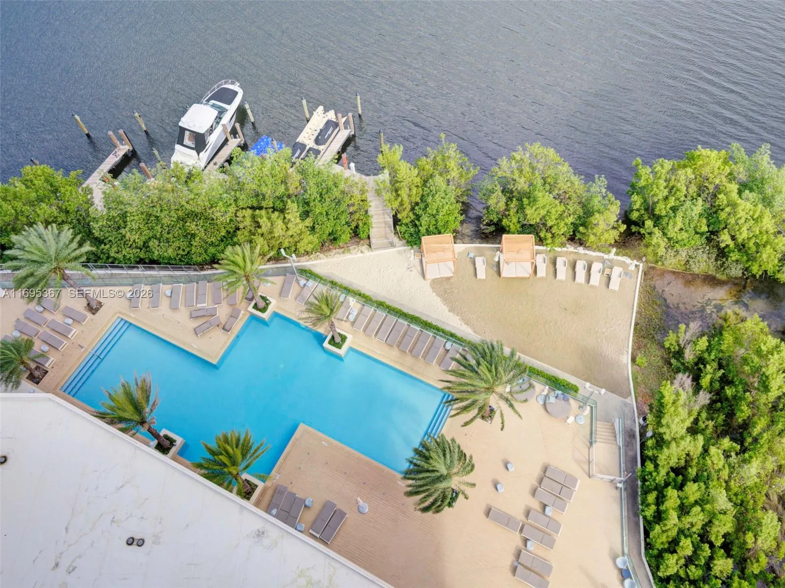 16385 Biscayne Blvd 1615, North Miami Beach, Flori, North Miami Beach, Florida 33160, 3 Bedrooms Bedrooms, ,3 BathroomsBathrooms,Residential,For Sale,16385 Biscayne Blvd 1615, North Miami Beach, Flori,A11695367