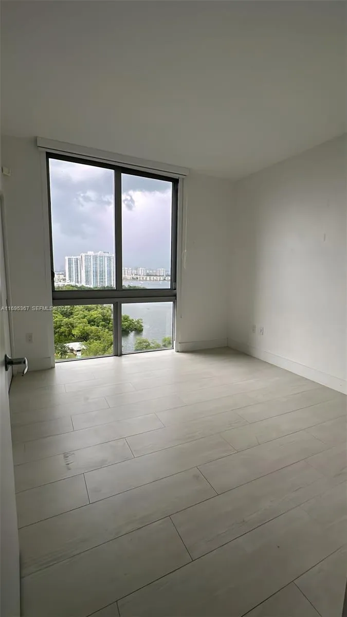16385 Biscayne Blvd 1615, North Miami Beach, Flori, North Miami Beach, Florida 33160, 3 Bedrooms Bedrooms, ,3 BathroomsBathrooms,Residential,For Sale,16385 Biscayne Blvd 1615, North Miami Beach, Flori,A11695367