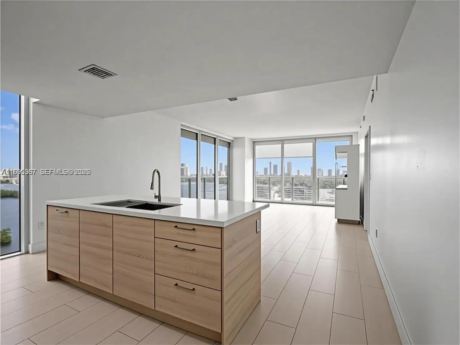 16385 Biscayne Blvd 1615, North Miami Beach, Flori, North Miami Beach, Florida 33160, 3 Bedrooms Bedrooms, ,3 BathroomsBathrooms,Residential,For Sale,16385 Biscayne Blvd 1615, North Miami Beach, Flori,A11695367