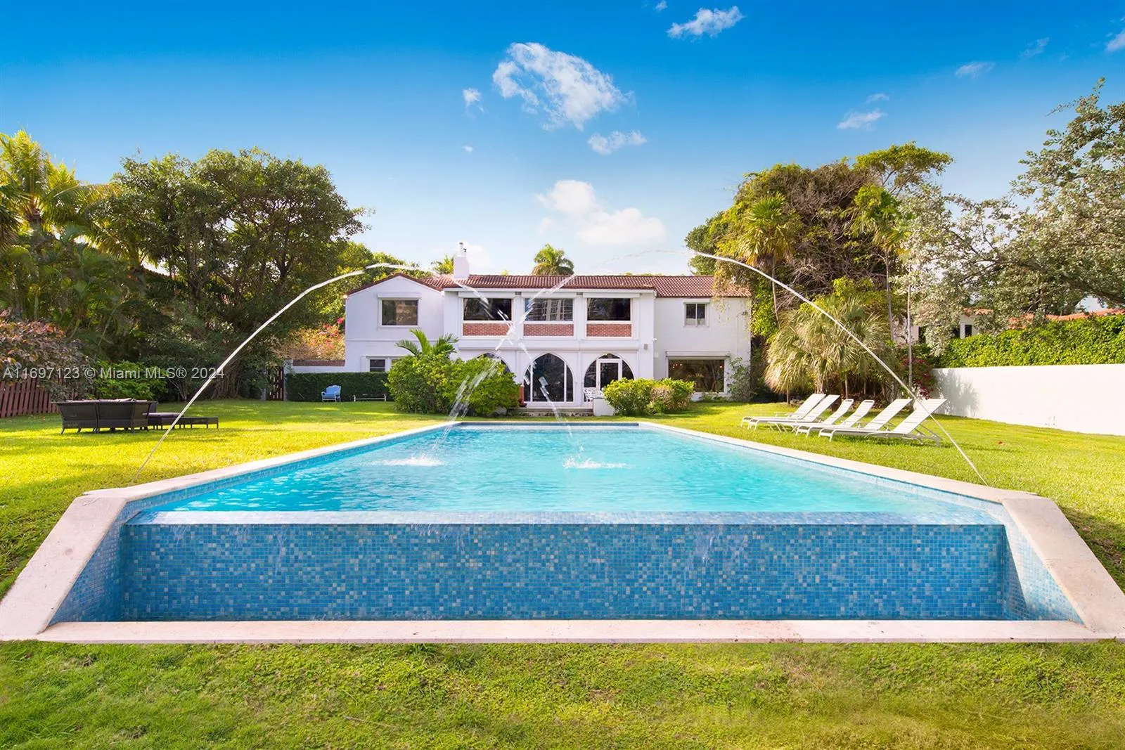 4745 Pine Tree Dr, Miami Beach, Florida 33140, Miami Beach, Florida 33140, 12 Bedrooms Bedrooms, ,9 BathroomsBathrooms,Residential Lease,For Rent,4745 Pine Tree Dr, Miami Beach, Florida 33140,A11697123