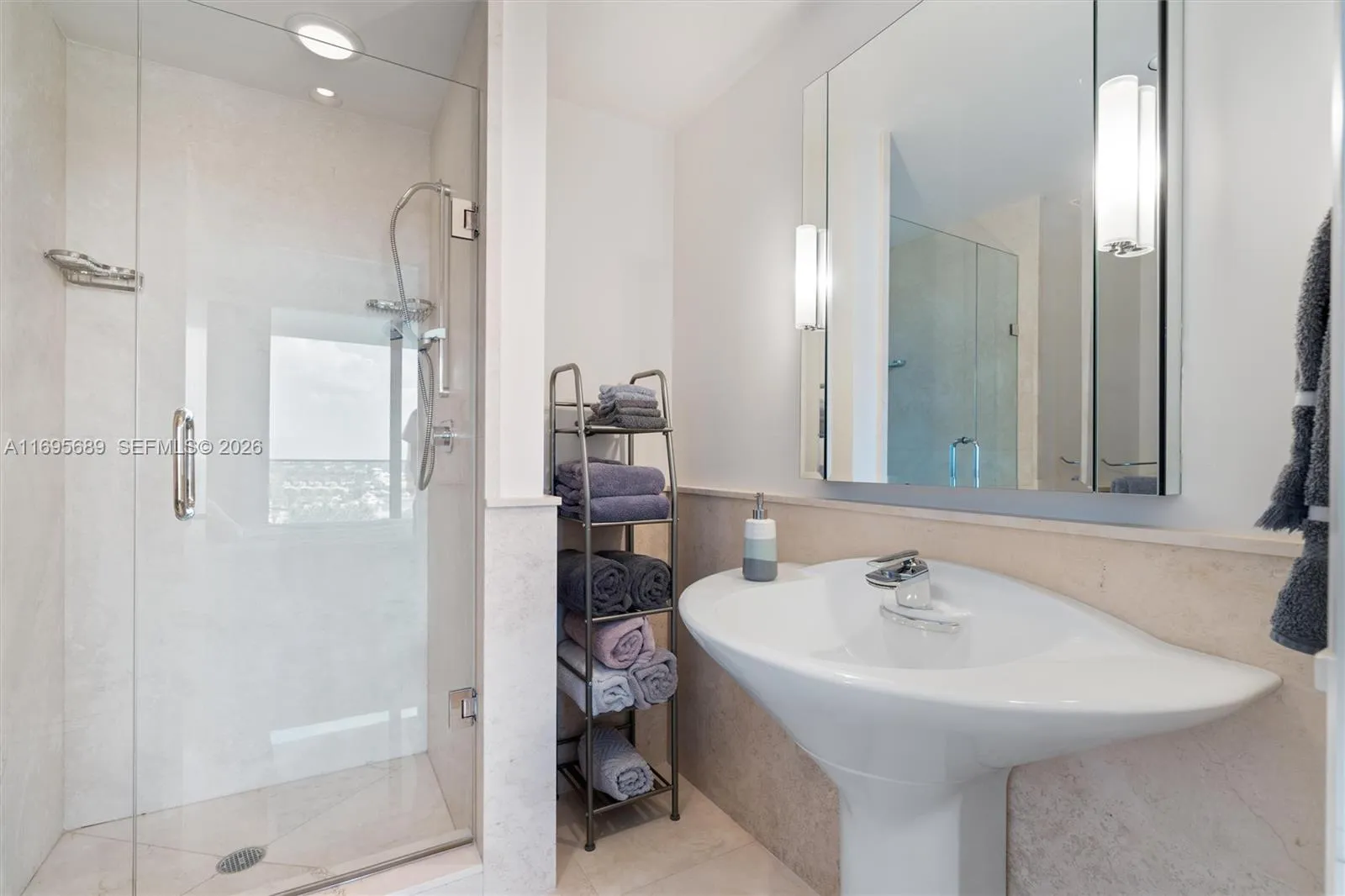 3055 Harbor Dr 1202, Fort Lauderdale, Florida 3331, Fort Lauderdale, Florida 33316, 3 Bedrooms Bedrooms, ,3 BathroomsBathrooms,Residential,For Sale,3055 Harbor Dr 1202, Fort Lauderdale, Florida 3331,A11695689