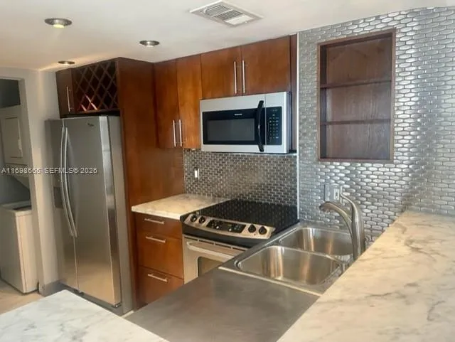 770 Claughton Island Dr 1504, Miami, Florida 33131, Miami, Florida 33131, 2 Bedrooms Bedrooms, ,2 BathroomsBathrooms,Residential,For Sale,770 Claughton Island Dr 1504, Miami, Florida 33131,A11698665
