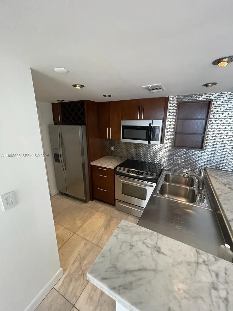 770 Claughton Island Dr 1504, Miami, Florida 33131, Miami, Florida 33131, 2 Bedrooms Bedrooms, ,2 BathroomsBathrooms,Residential,For Sale,770 Claughton Island Dr 1504, Miami, Florida 33131,A11698665