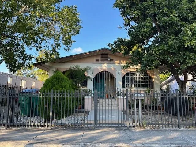 161 Nw 35th St, Miami, Florida 33127, Miami, Florida 33127, 3 Bedrooms Bedrooms, ,4 BathroomsBathrooms,Residential,For Sale,161 Nw 35th St, Miami, Florida 33127,A11700597