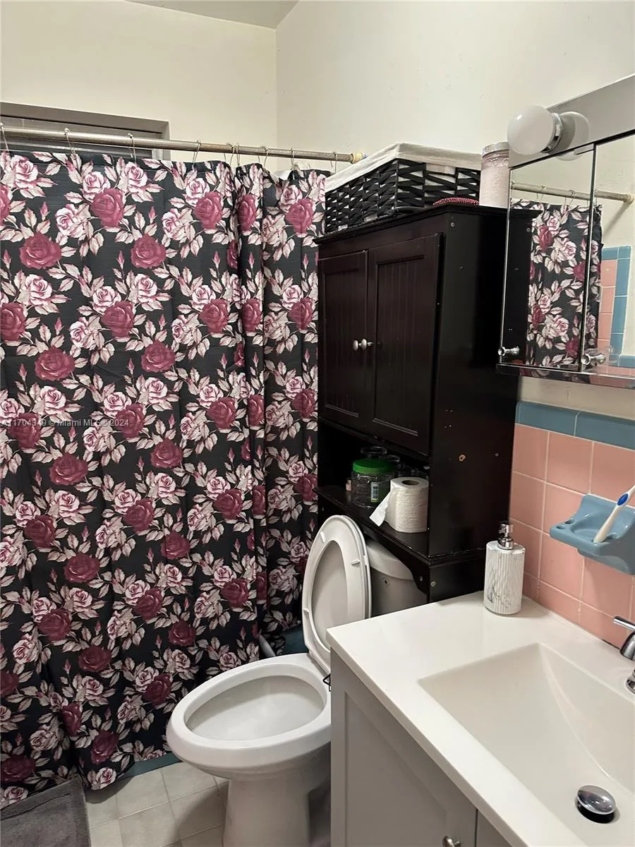 1838 Nw 18th St, Miami, Florida 33125, Miami, Florida 33125, ,Residential Income,For Sale,1838 Nw 18th St, Miami, Florida 33125,A11704349